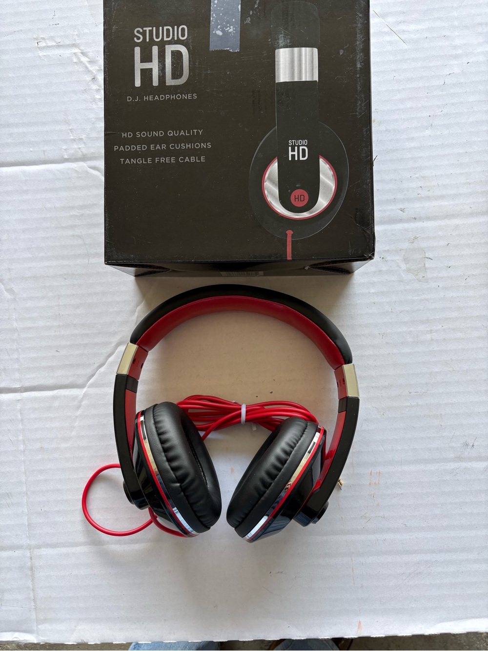 Studio HD Black and Red Over-Ear Headphones - Studio